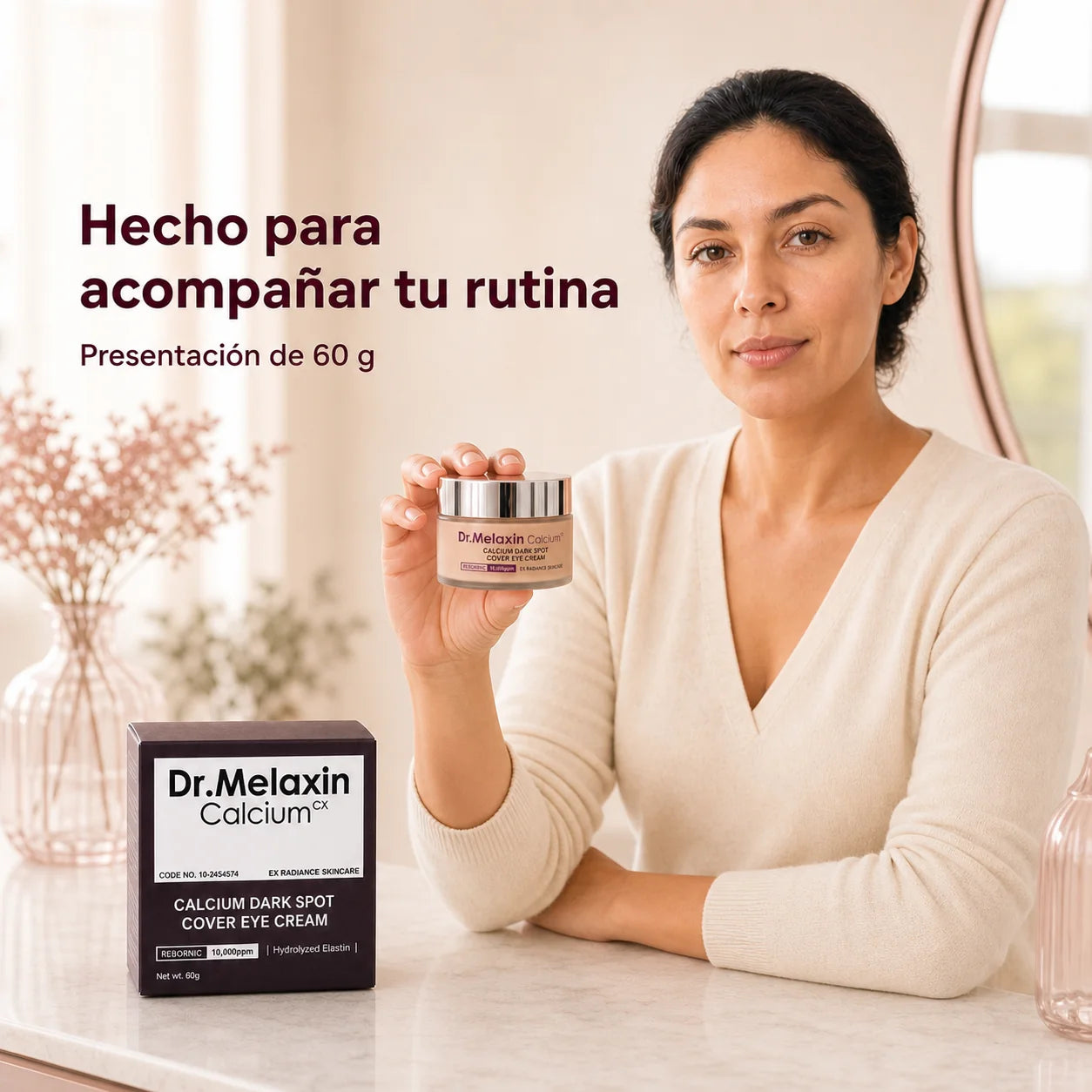 Mujer sosteniendo Dr. Melaxin de 60 g dentro de su rutina de cuidado